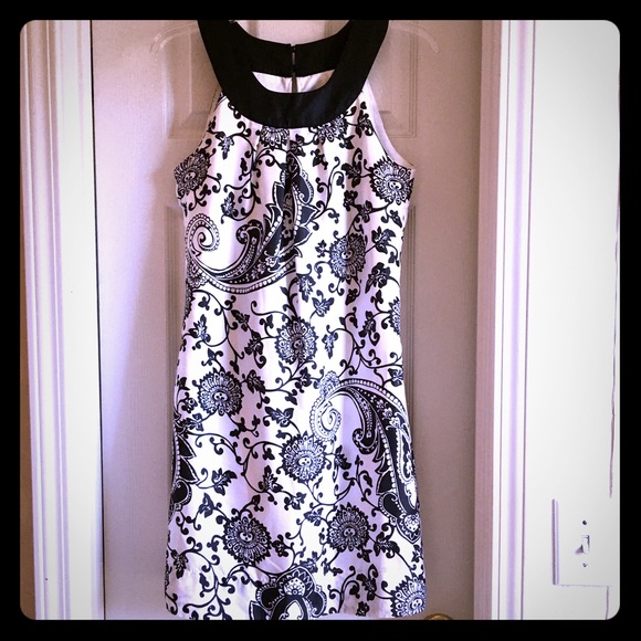 White House Black Market Dresses & Skirts - Gorgeous White House Black Market cocktail dress!